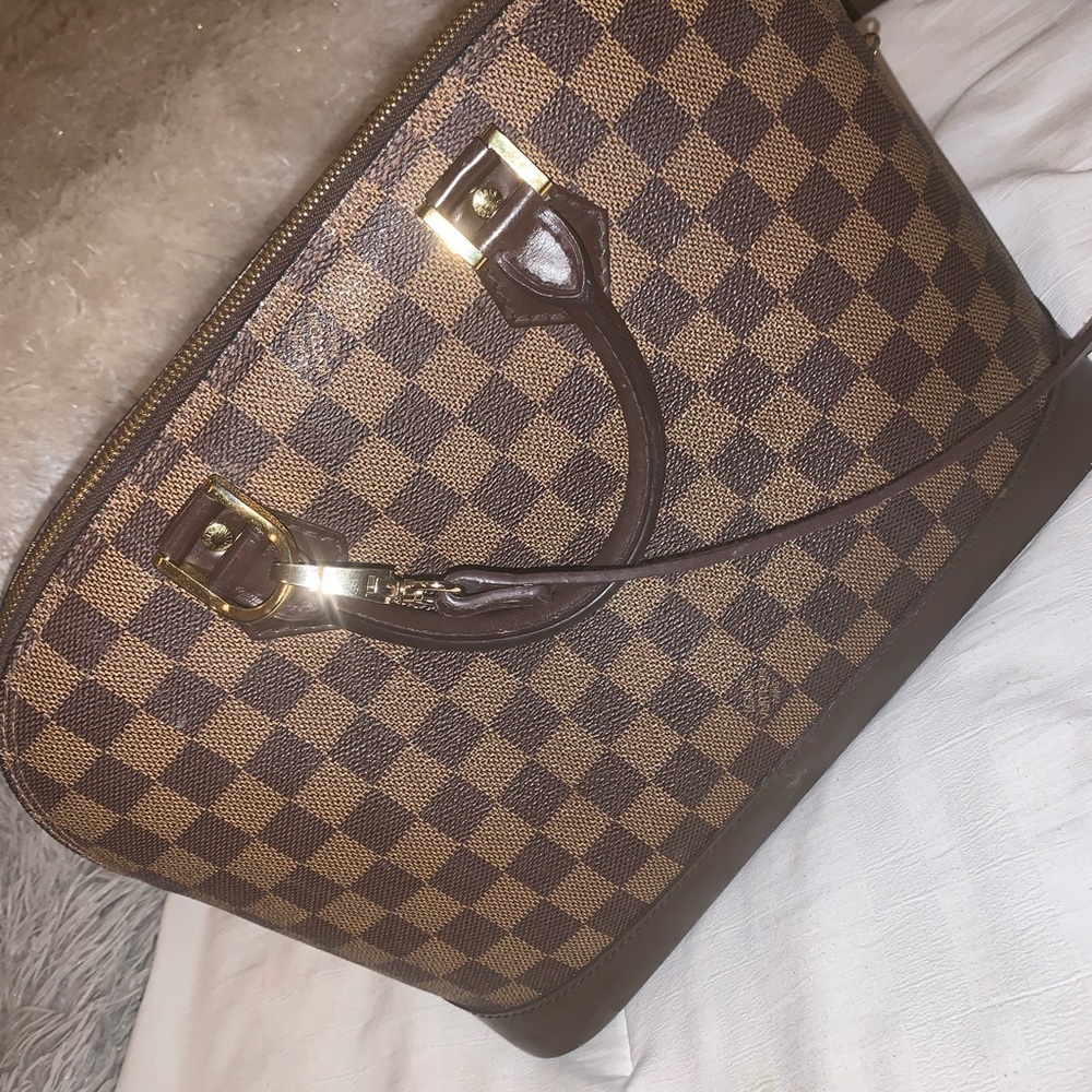 Louis Vuitton AlmaPm Damier Ebene Cross Body Bag - Picture 3 of 6